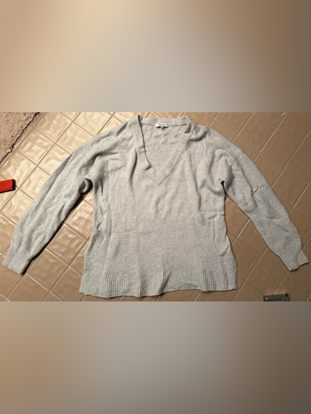 Madewell Light Gray V-Neck Sweater L Large Long Sleeve Soft Knit Pullover